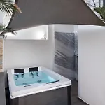 Aniv By The Sea Кинион