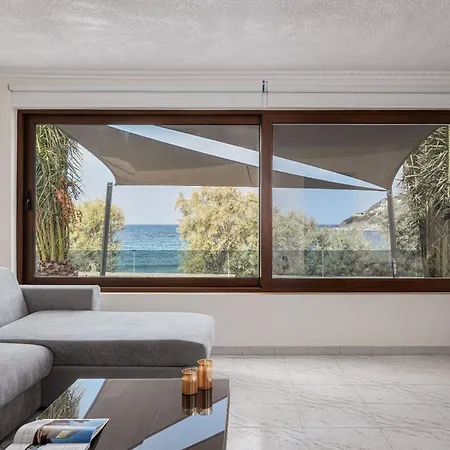 Villa Aniv By The Sea