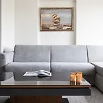 Villa Aniv By The Sea