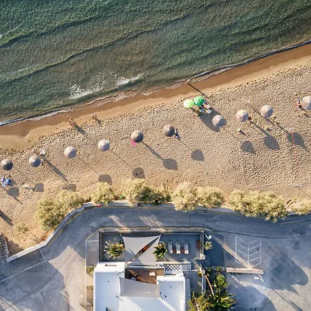 Villa Aniv By The Sea